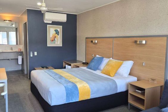 Studio%20with%20limited%20cooking%20facilities%201
